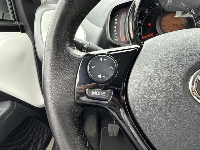 Toyota AYGO 1.0 VVT-i x-play | Apple CarPlay/Android auto | Achteruitrijcamera | Airco