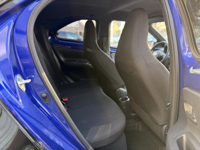 Toyota AYGO X 1.0 VVT-i MT Pulse | GEEN AFLEVERKOSTEN | Apple/Android, Cruise control, Lichtmetalen velgen 17", Voorstoelen verwarmd