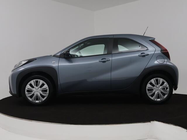 Toyota AYGO X 1.0 VVT-i MT Play | All-season banden | Apple CarPlay / Android Auto (Navigatie) |