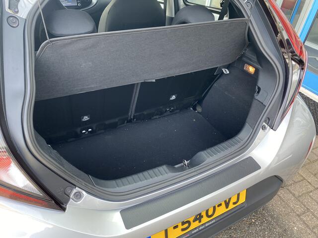 Toyota AYGO X 1.0 VVT-i S-CVT Play