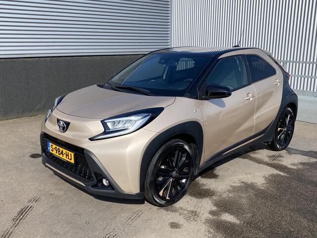 Toyota AYGO X 1.0 VVT-i S-CVT Premium Automaat, NL-auto, 1e eign. JBL, Stoelverwarming, Parkeersensoren, Smart Key, LMV, LED, Navigatie