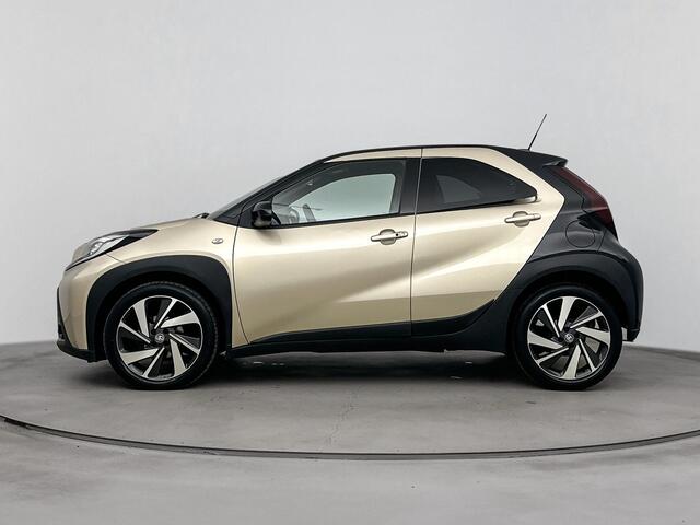 Toyota AYGO X 1.0 VVT-i S-CVT Envy Limited | Navigatie | Parkeersensoren | Automaat | Lichtmetalen Velgen | Mistlampen | Cruise Control + Climate Control | Elektrische Ramen + Spiegels | Draadloze Telefoonlader |