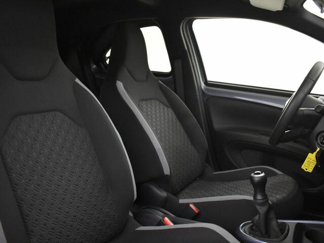 Toyota AYGO X 1.0 VVT-i MT Pulse Bi Tone | Apple & Android Carplay