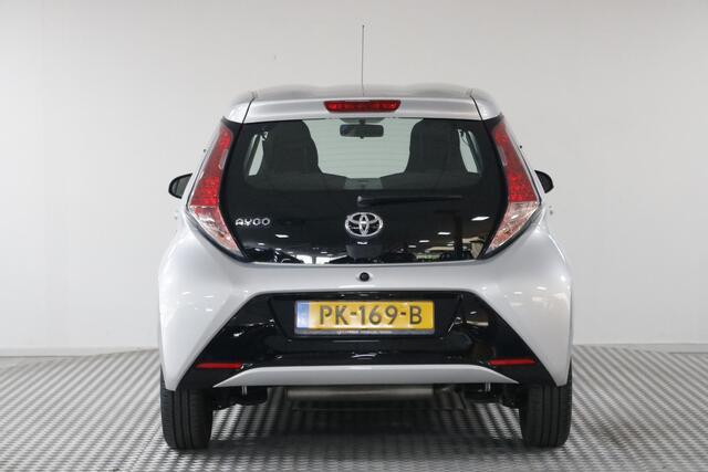 Toyota AYGO 1.0 VVT-i x-play Airco | Navigatie | Camera | Bluetooth.