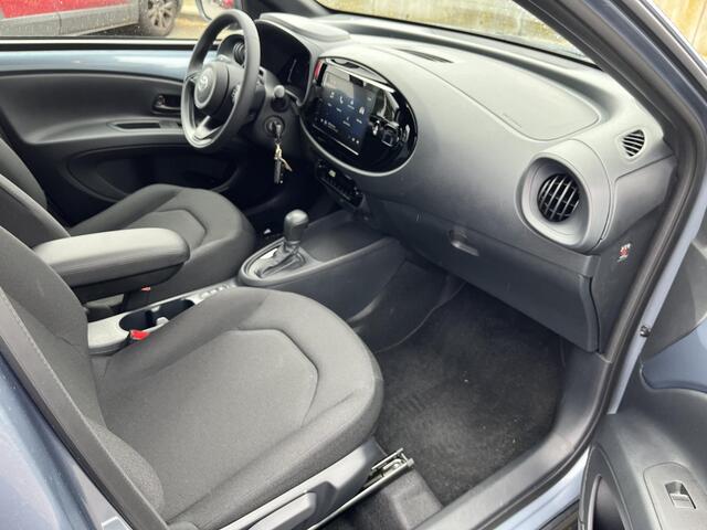Toyota AYGO X Hybrid 115 play | Apple CarPlay/Android auto | Achteruitrijcamera | Climate control