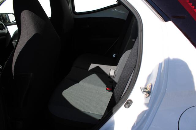 Toyota AYGO 1.0 VVT-i x-play Automaat, Apple Carplay/Androidauto