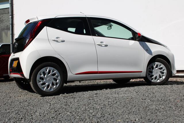 Toyota AYGO 1.0 VVT-i x-play Automaat, Apple Carplay/Androidauto