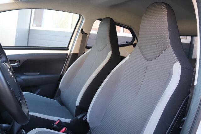 Toyota AYGO 1.0 VVT-i x-joy, Carplay, Camera, Airco