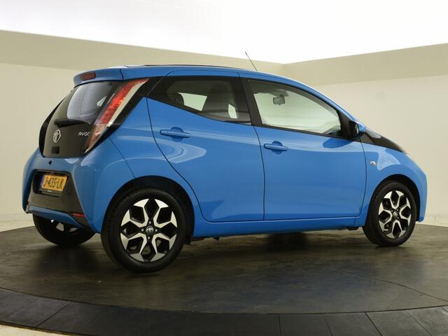 Toyota AYGO 1.0 VVT-i x-cite cabrio | Carplay | Camera | Halfleer |