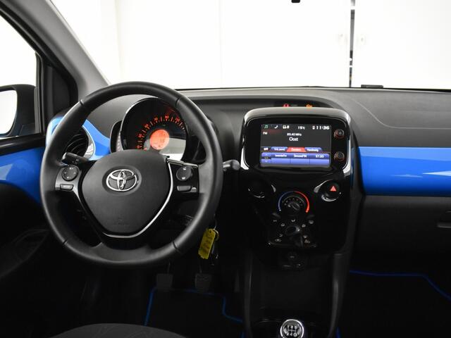 Toyota AYGO 1.0 VVT-i x-cite cabrio | Carplay | Camera | Halfleer |