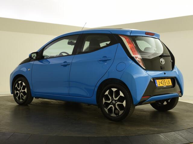 Toyota AYGO 1.0 VVT-i x-cite cabrio | Carplay | Camera | Halfleer |
