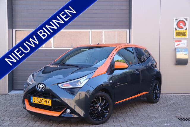 Toyota AYGO 1.0 VVT-i x-clusiv JBL Automaat, Camera, Carplay, Navi