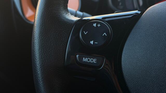 Toyota AYGO 1.0 VVT-i x-clusiv JBL Automaat, Camera, Carplay, Navi