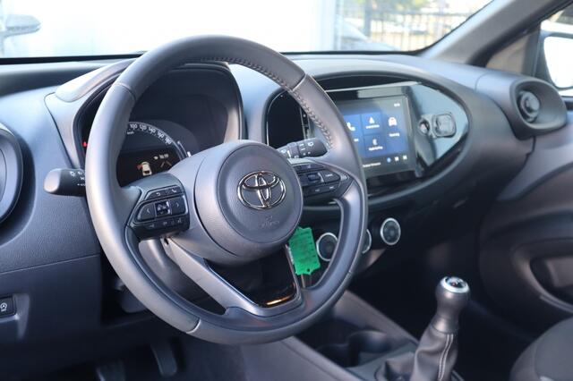 Toyota AYGO X 1.0 VVT-i MT Play Allseason banden | Armsteun