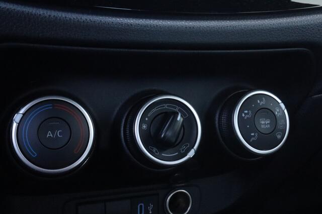 Toyota AYGO X 1.0 VVT-i MT Play Allseason banden | Armsteun