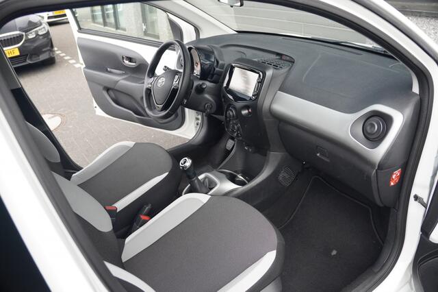 Toyota AYGO 1.0 VVT-i x-play