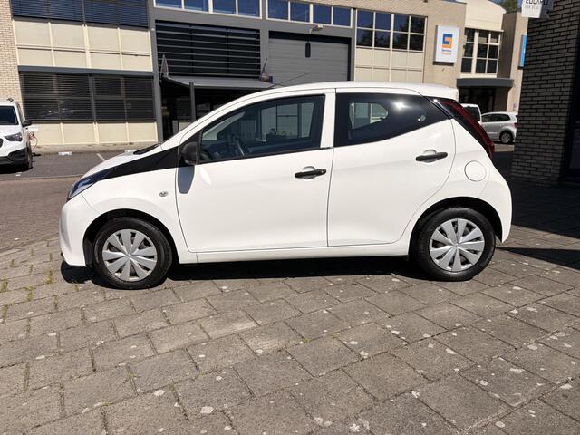 Toyota AYGO 1.0 VVT-i x-fun