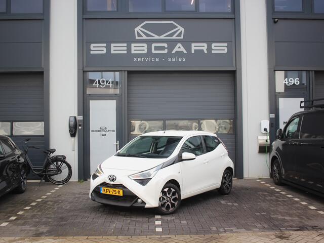 Toyota AYGO 1.0 VVT-i x-play CARPLAY, CAMERA, AUTOMAAT, BTW AUTO