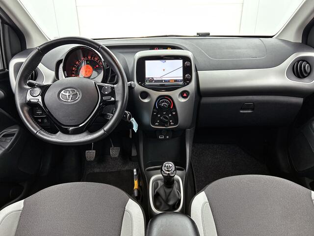 Toyota AYGO 1.0 VVT-i x-play | NL Auto | Dealeronderhouden | Achteruitrijcamera |