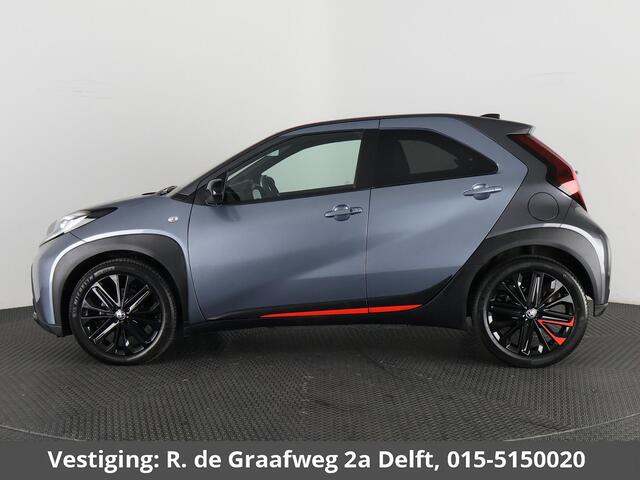 Toyota AYGO X 1.0 VVT-i S-CVT Undercover Jun Takahashi | JBL-Audio | Stoelverwarming | Parkeersensoren voor & achter |