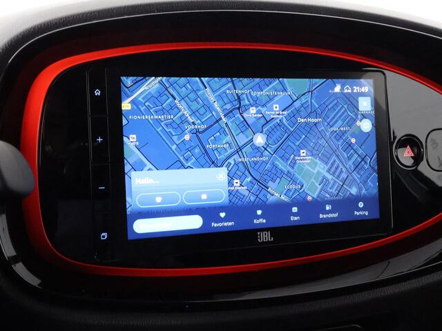Toyota AYGO X 1.0 VVT-i S-CVT Undercover Jun Takahashi | JBL-Audio | Stoelverwarming | Parkeersensoren voor & achter |