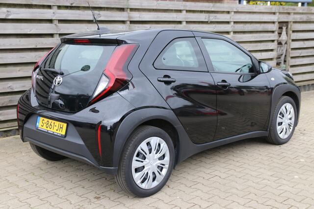 Toyota AYGO X 1.0 VVT-i MT Play / Airco / Cruise / Apple carplay / Android auto / Camera