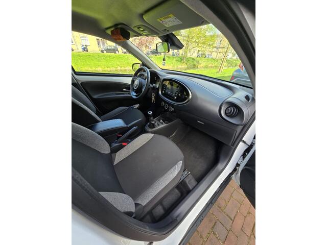 Toyota AYGO X 1.0 VVT-i MT Play, Camera! Carplay! Adapt Cruise Ctrl! VERWACHT!