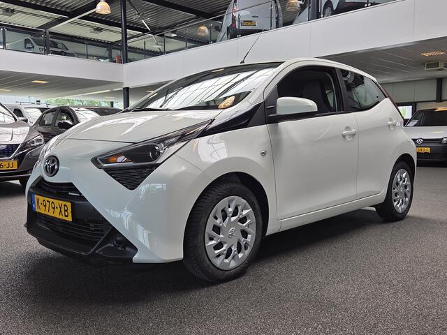 Toyota AYGO 1.0 VVT-i x-play