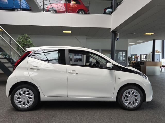 Toyota AYGO 1.0 VVT-i x-play