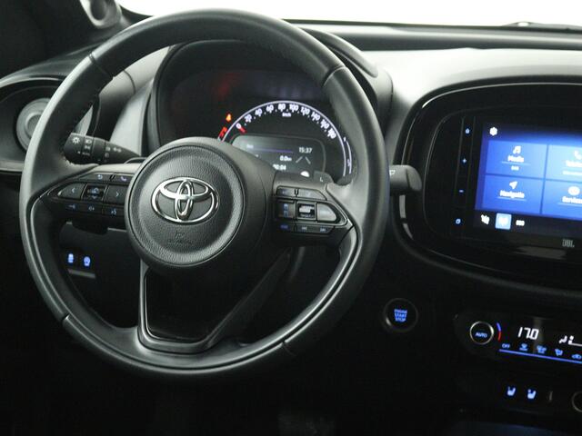 Toyota AYGO X 1.0 VVT-i S-CVT Premium | Navigatie | JBL | PDC | Trekhaak | Verwarmde stoelen |