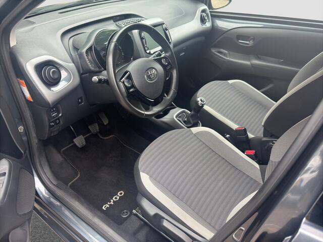Toyota AYGO 1.0 VVT-i X-First | LMV | Apple Carplay