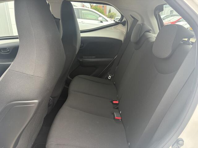 Toyota AYGO 1.0 VVT-i X-Fun NL Auto Dealer Onderhouden Airco Bluetooth