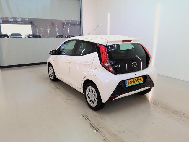 Toyota AYGO 1.0 VVT-i x-Play Automaat Airco Camera Apple Car Play NL-Auto 1e eigenaar Dealeronderhouden