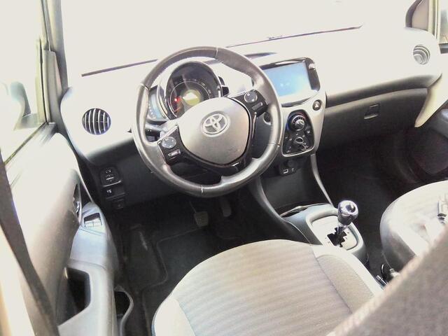 Toyota AYGO 1.0 VVT-i x-Play Automaat Airco Camera Apple Car Play NL-Auto 1e eigenaar Dealeronderhouden
