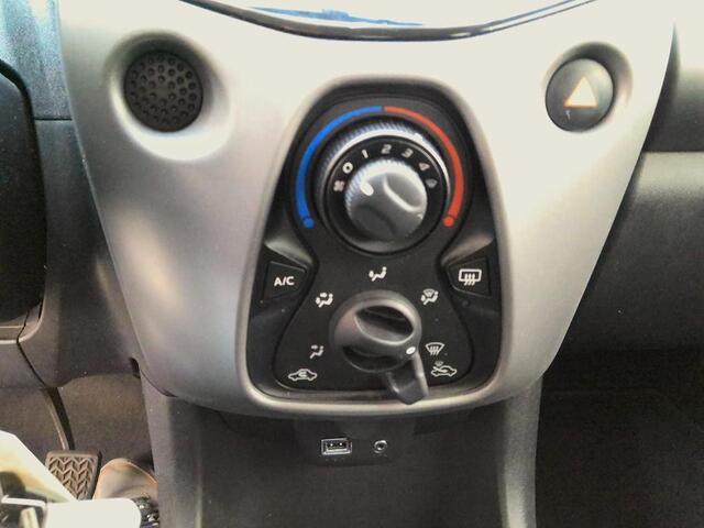 Toyota AYGO 1.0 VVT-i x-Play Automaat Airco Camera Apple Car Play NL-Auto 1e eigenaar Dealeronderhouden