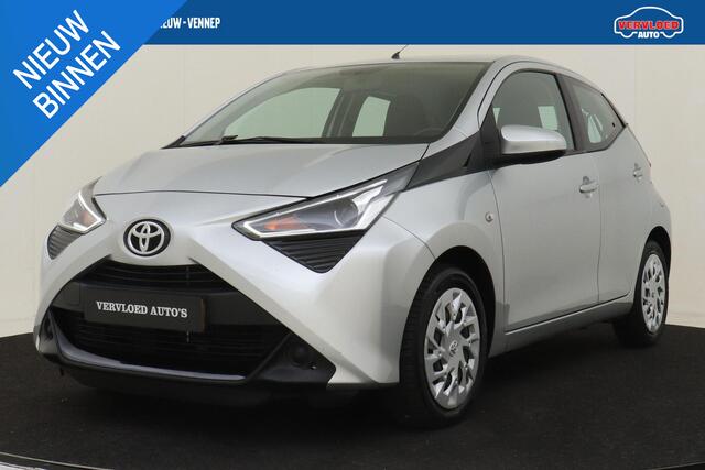 Toyota AYGO 1.0VVT-i/72PK X-PLAY -CAMERA|CRUISE|AIRCO|CARPLAY|LED|ORIGINEEL.NL|ALL-SEASON|15"