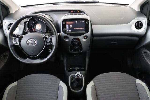 Toyota AYGO 1.0VVT-i/72PK X-PLAY -CAMERA|CRUISE|AIRCO|CARPLAY|LED|ORIGINEEL.NL|ALL-SEASON|15"