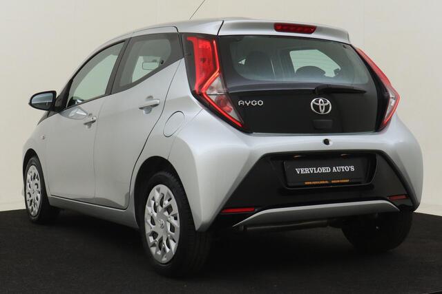 Toyota AYGO 1.0VVT-i/72PK X-PLAY -CAMERA|CRUISE|AIRCO|CARPLAY|LED|ORIGINEEL.NL|ALL-SEASON|15"
