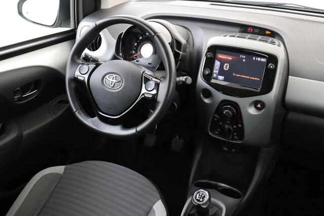 Toyota AYGO 1.0VVT-i/72PK X-PLAY -CAMERA|CRUISE|AIRCO|CARPLAY|LED|ORIGINEEL.NL|ALL-SEASON|15"