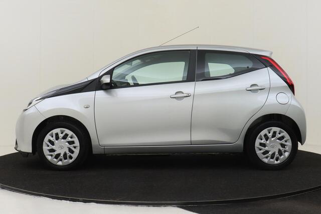 Toyota AYGO 1.0VVT-i/72PK X-PLAY -CAMERA|CRUISE|AIRCO|CARPLAY|LED|ORIGINEEL.NL|ALL-SEASON|15"