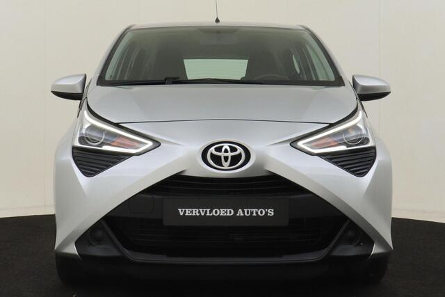 Toyota AYGO 1.0VVT-i/72PK X-PLAY -CAMERA|CRUISE|AIRCO|CARPLAY|LED|ORIGINEEL.NL|ALL-SEASON|15"