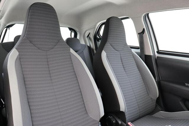Toyota AYGO 1.0VVT-i/72PK X-PLAY -CAMERA|CRUISE|AIRCO|CARPLAY|LED|ORIGINEEL.NL|ALL-SEASON|15"