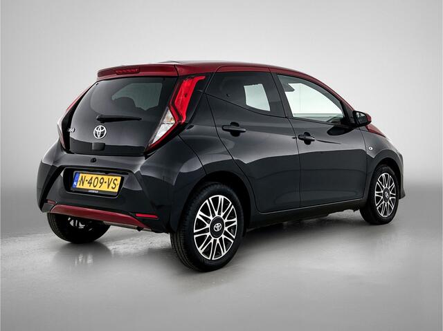 Toyota AYGO 1.0 VVT-i x-cite | Lederen bekleding | Achteruitrijcamera | Airco
