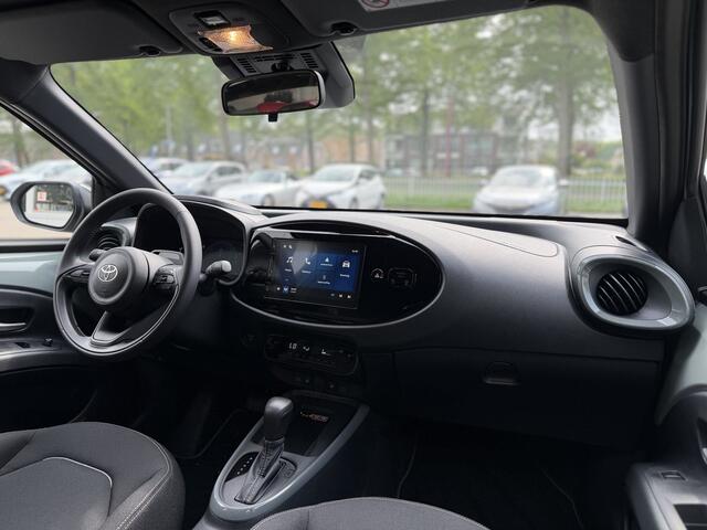 Toyota AYGO X Hybrid 115 Pulse + Easy Pack 445 euro voordeel Apple/Android, Draadloze telefoonlader, Parkeersensoren