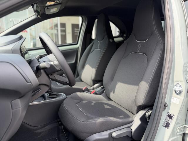 Toyota AYGO X Hybrid 115 Pulse + Easy Pack 445 euro voordeel Apple/Android, Draadloze telefoonlader, Parkeersensoren