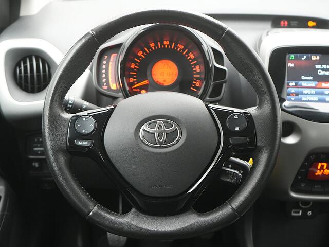 Toyota AYGO 1.0 VVT-i x-play | Achteruitrijcamera | Climate Control | Cruise Control |