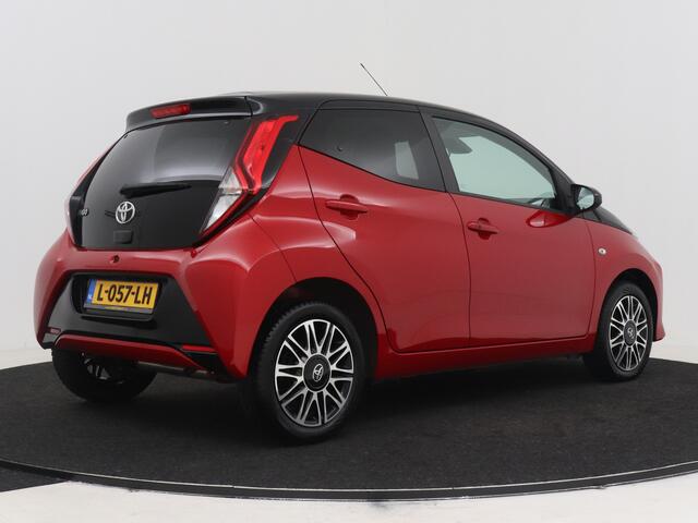 Toyota AYGO 1.0 VVT-i x-clusiv | Lane assist | Climate Control | Lederen bekleding | Apple CarPlay/Android Auto |