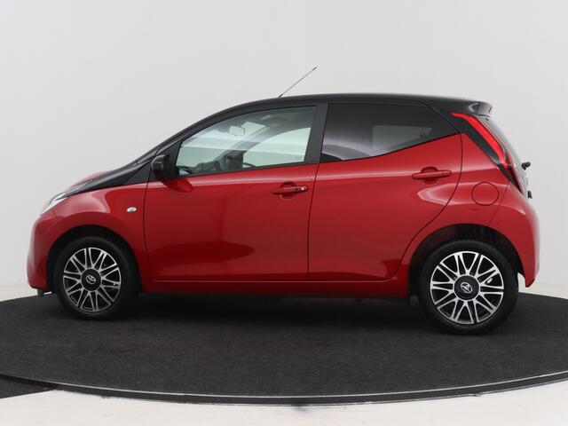 Toyota AYGO 1.0 VVT-i x-clusiv | Lane assist | Climate Control | Lederen bekleding | Apple CarPlay/Android Auto |