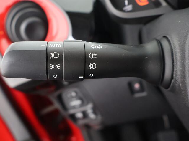 Toyota AYGO 1.0 VVT-i x-clusiv | Lane assist | Climate Control | Lederen bekleding | Apple CarPlay/Android Auto |