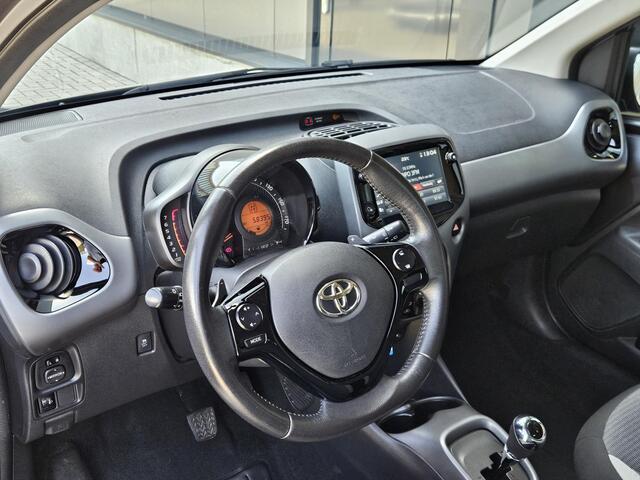 Toyota AYGO 1.0 VVT-i x-play Automaat Carplay Cam